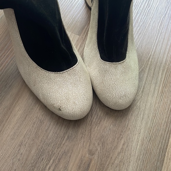 Black and white booties - Picture 3 of 7